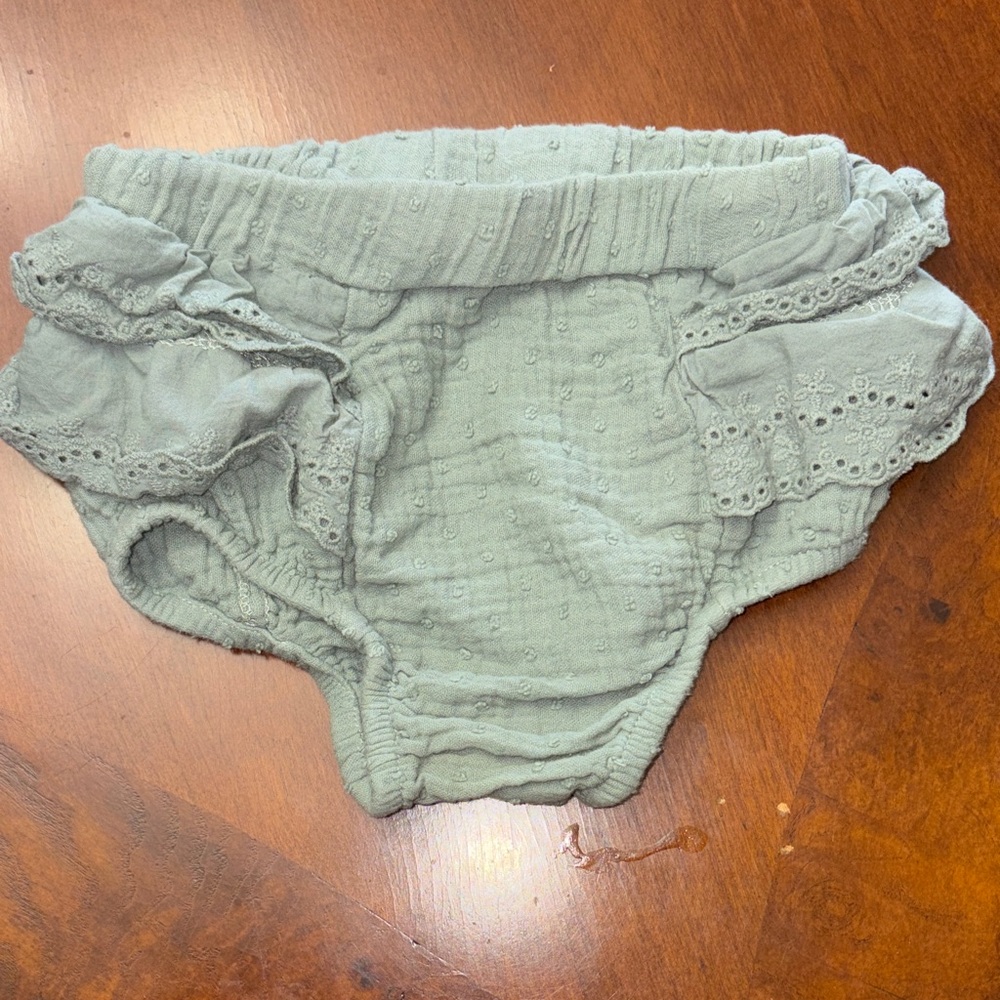 Charming Mint Ruffled Diaper Cover Set - Picture 4 of 9